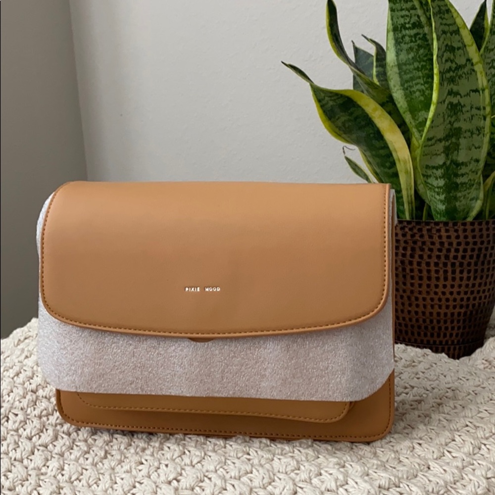 Crossbody purse